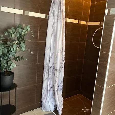 Apartment Haus Os *